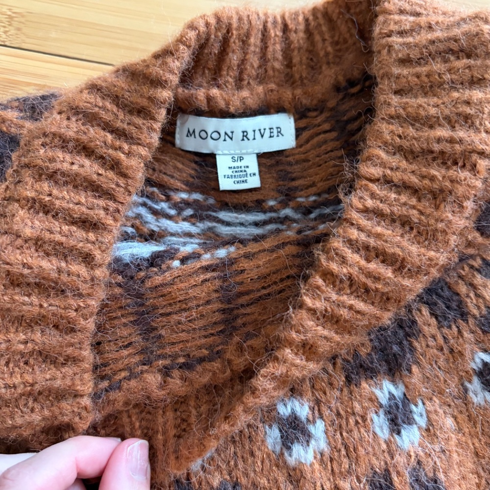 Moon River sweater - Picture 2 of 2